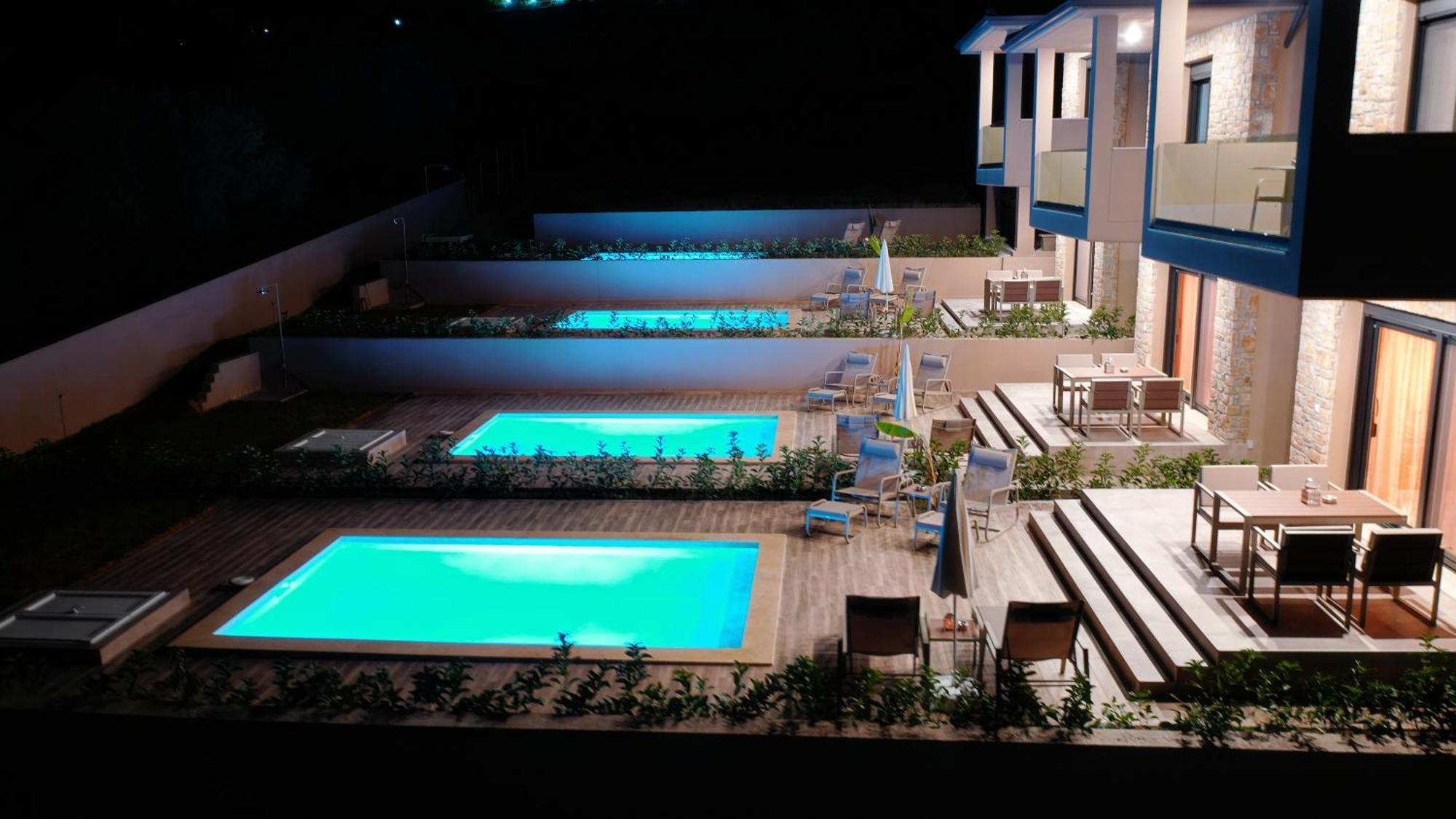 Epos & Luxury *