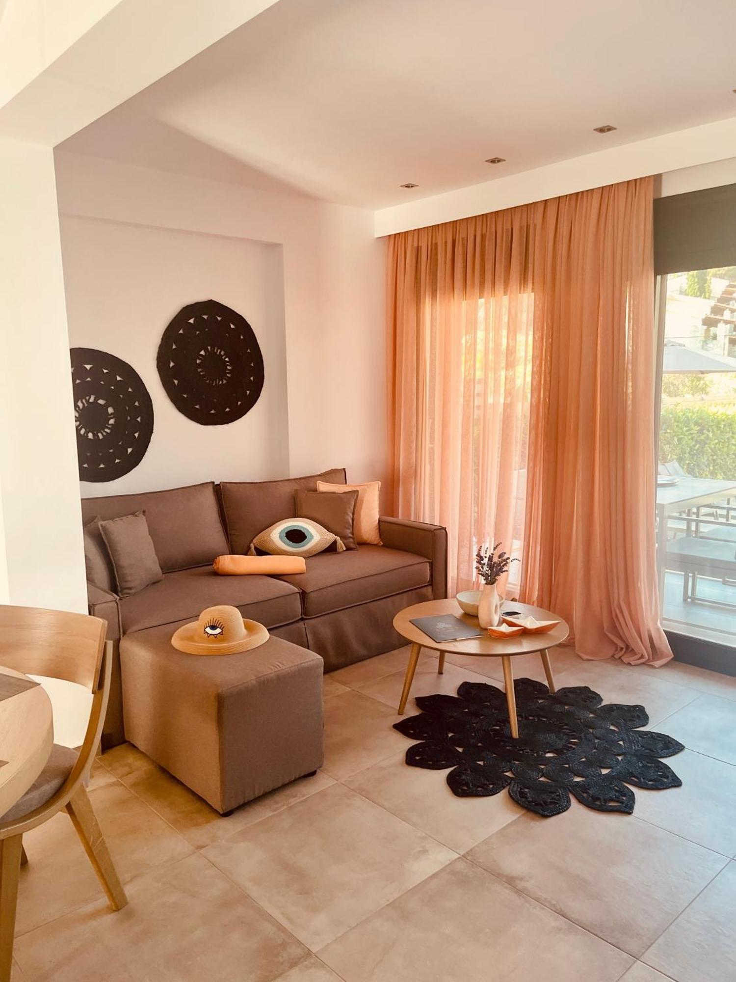 Epos & Luxury * Paliouri