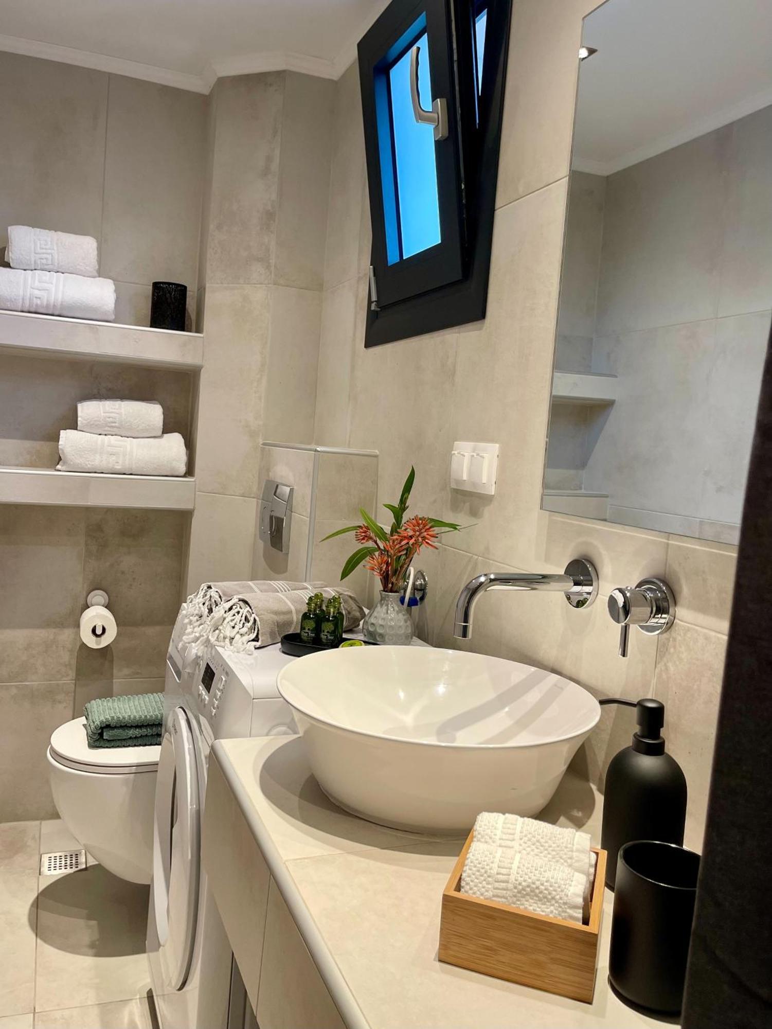 Epos & Luxury Paliouri